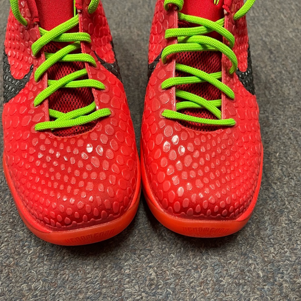 KOBE VI REVERSE GRINCH